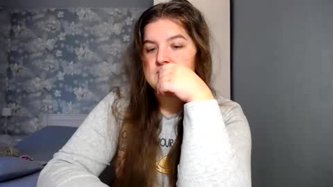 Elanis online show from February 19, 1:32 pm