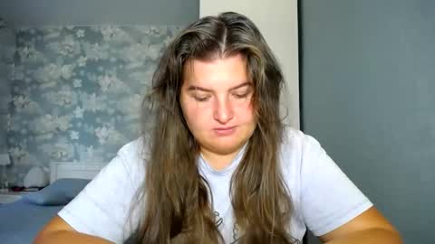 Elanis online show from September 22, 1:48 pm