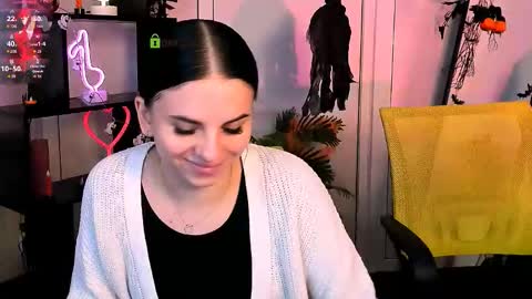 elara_mi online show from November 2, 12:05 pm