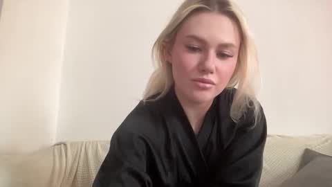 elaraluxxxe online show from September 29, 10:14 am