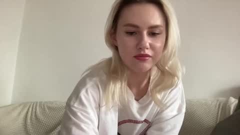 elaraluxxxe online show from October 21, 9:58 am