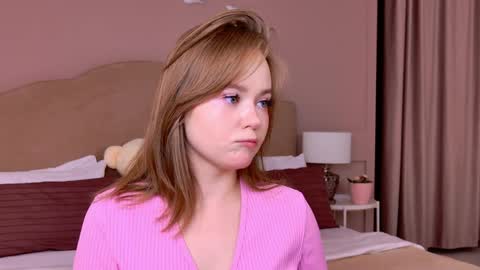 elaravance online show from April 15, 6:06 am