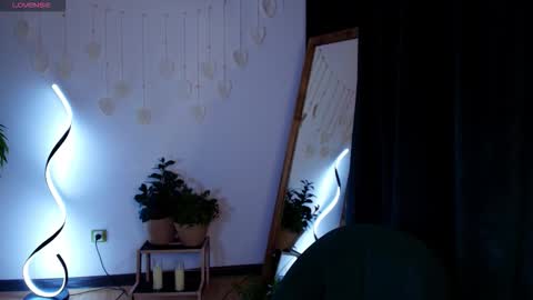 elastikiss online show from September 25, 1:23 am