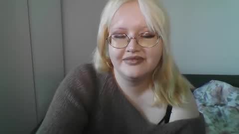 elayne_sweet online show from April 15, 8:39 am