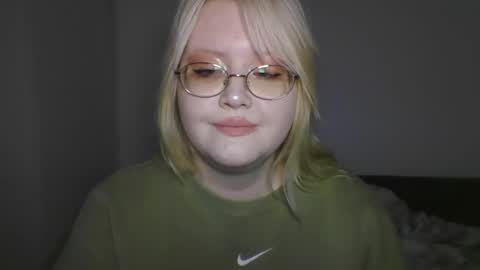 elayne_sweet online show from May 7, 6:31 am