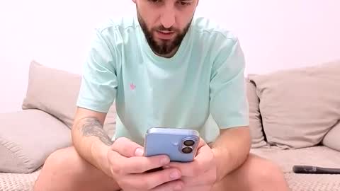 elchapoguzman95 online show from December 22, 10:11 am