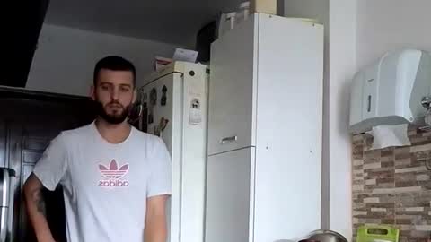 elchapoguzman95 online show from October 7, 10:22 am