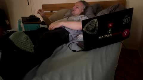 elcretinmo online show from February 7, 8:06 am