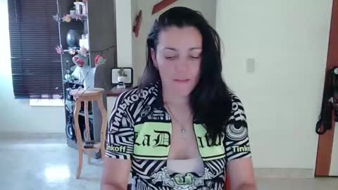 Snapshot of electra_mark chatting on February 4, 9:31 pm Karina and Melisa online show from February 4, 9:31 pm
