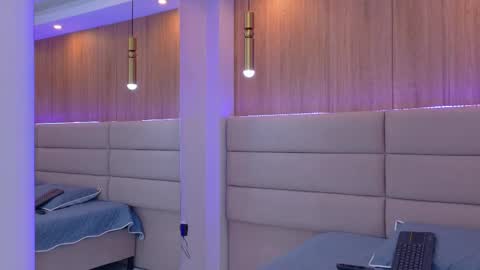 ELECTRA  online show from April 15, 7:49 pm