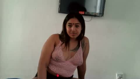 Snapshot of elegentaura chatting on September 10, 7:20 am Kaykay online show from September 10, 7:20 am