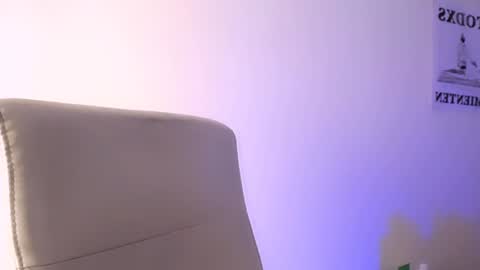 Snapshot of elektra_sky11 chatting on January 31, 4:17 pm  Elektra Sky  online show from January 31, 4:17 pm