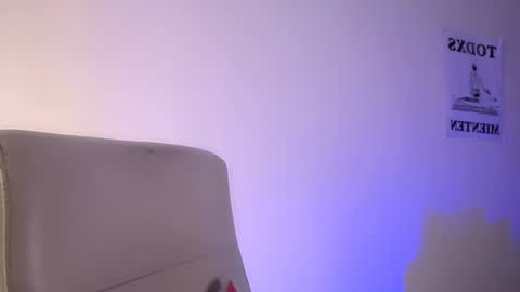 Snapshot of elektra_sky11 chatting on January 29, 2:53 pm  Elektra Sky  online show from January 29, 2:53 pm