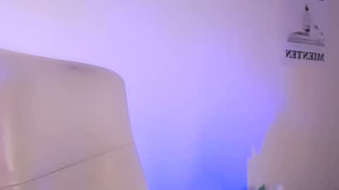 Snapshot of elektra_sky11 chatting on March 2, 4:42 pm  Elektra Sky  online show from March 2, 4:42 pm