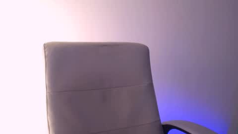 Snapshot of elektra_sky11 chatting on March 2, 1:38 pm  Elektra Sky  online show from March 2, 1:38 pm