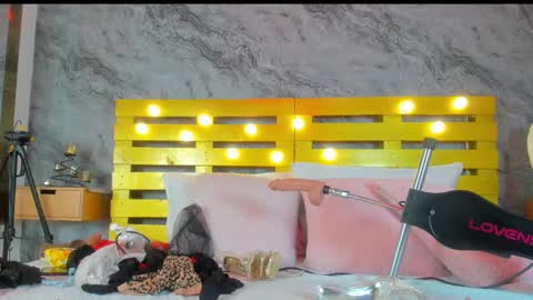Snapshot of elena_mature chatting on February 14, 1:13 am Elena online show from February 14, 1:13 am