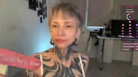 Mia online show from April 29, 4:34 pm