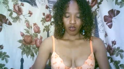 elenah013 online show from December 22, 7:37 am