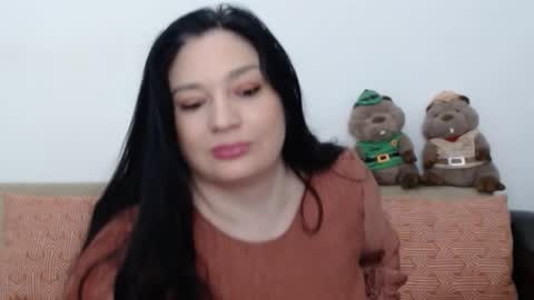 Snapshot of elenatroyy chatting on March 3, 9:48 pm ElenaTroyy online show from March 3, 9:48 pm
