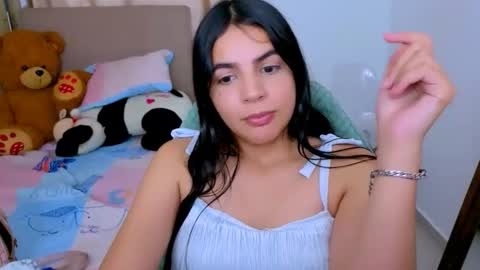 agnes online show from February 3, 8:02 pm