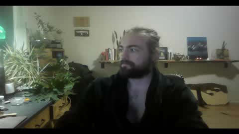 Snapshot of elephantfox chatting on March 1, 5:42 am fox online show from March 1, 5:42 am