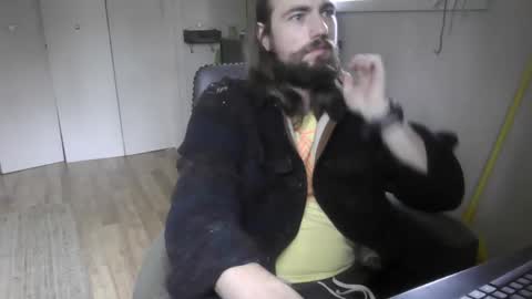Snapshot of elephantfox chatting on December 15, 6:15 pm fox online show from December 15, 6:15 pm