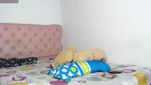 Snapshot of elettra_parisi19 chatting on February 5, 11:06 pm elettra_parisi19 online show from February 5, 11:06 pm