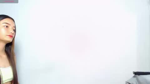 Snapshot of elettra_parisi19 chatting on February 6, 9:49 pm elettra_parisi19 online show from February 6, 9:49 pm
