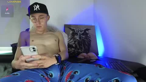 Snapshot of elian_cooper18 chatting on January 16, 1:03 pm Elian online show from January 16, 1:03 pm