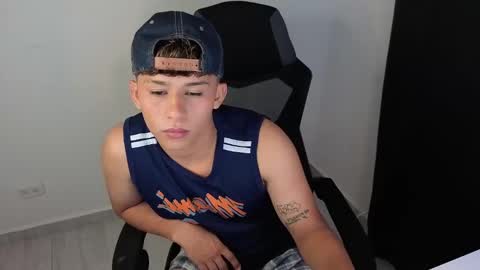 Snapshot of elias_steel1 chatting on March 2, 10:59 pm elias online show from March 2, 10:59 pm