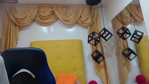 E L I A S online show from March 11, 3:58 am