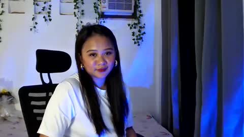 Snapshot of elie2001 chatting on February 19, 12:33 pm elie2001 online show from February 19, 12:33 pm