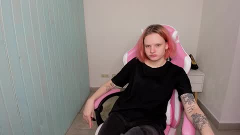 elieiza_xo online show from October 4, 10:02 am