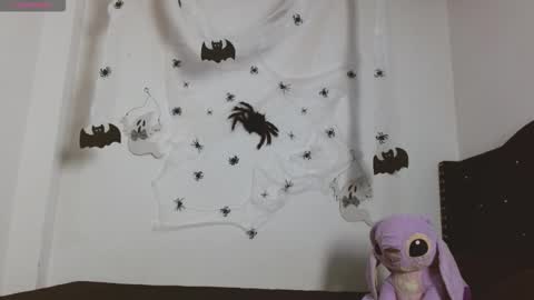 elii_sweet_ online show from October 21, 5:12 am