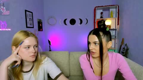 Elin online show from May 16, 7:12 pm