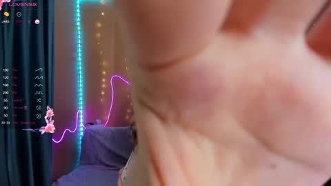 Snapshot of elina__rose chatting on March 5, 10:55 am Elina online show from March 5, 10:55 am