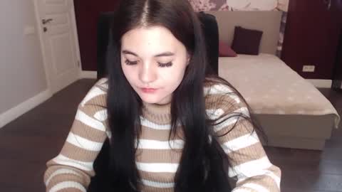 Snapshot of elinamils chatting on March 11, 10:40 am ElinaMils online show from March 11, 10:40 am