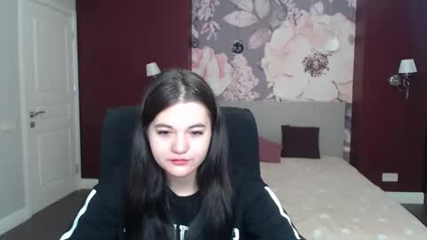 Snapshot of elinamils chatting on March 12, 6:40 am ElinaMils online show from March 12, 6:40 am