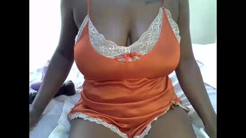 Snapshot of elisa044 chatting on March 2, 11:29 am lisathegoddess online show from March 2, 11:29 am