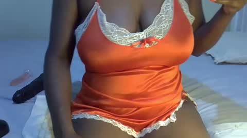Snapshot of elisa044 chatting on March 12, 2:52 am lisathegoddess online show from March 12, 2:52 am