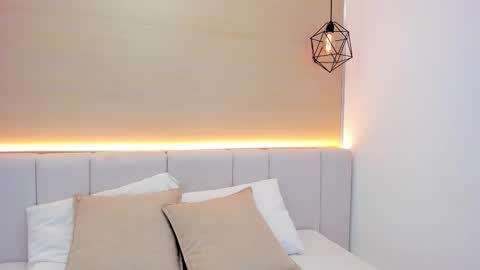 Elisa online show from January 17, 7:55 pm