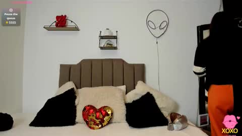 Elizabeth  online show from September 29, 12:26 pm