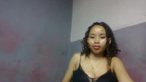 elisabethee online show from May 15, 12:20 am