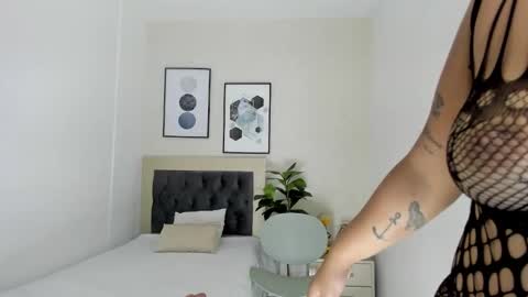 elise online show from December 16, 12:33 pm