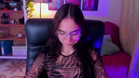 Elise online show from October 17, 4:33 pm