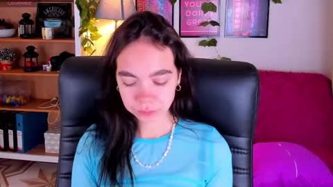 Snapshot of elise_noir chatting on September 20, 3:48 pm Elise online show from September 20, 3:48 pm
