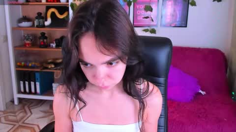 Snapshot of elise_noir chatting on September 17, 3:48 pm Elise online show from September 17, 3:48 pm