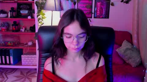 Elise online show from October 11, 3:48 pm