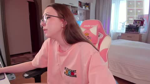 Elise    online show from February 3, 10:14 am