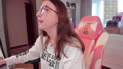 Elise    online show from February 6, 9:43 am